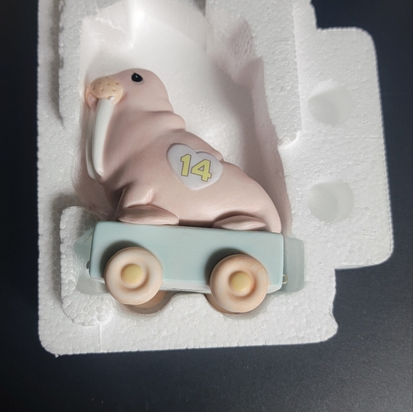 Percious Moment Birthday Train Walrus 14 - Picture 3 of 3